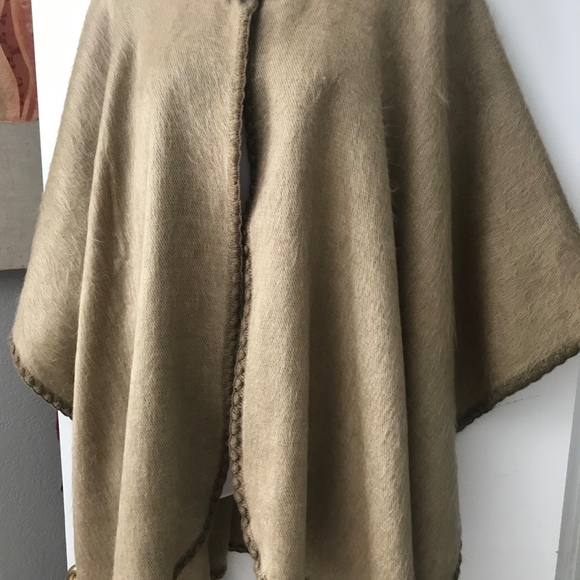 Soft Brown Cloak - Picture 2 of 3